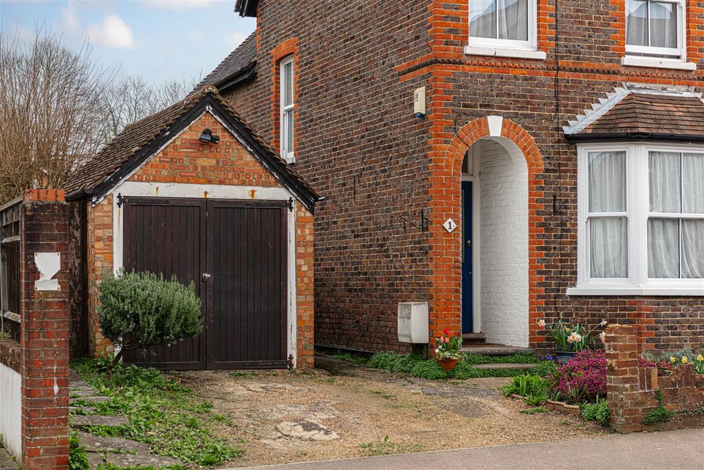 Additional image 18 of 4 bed semi-detached house for saleDeerings Road, Reigate RH2