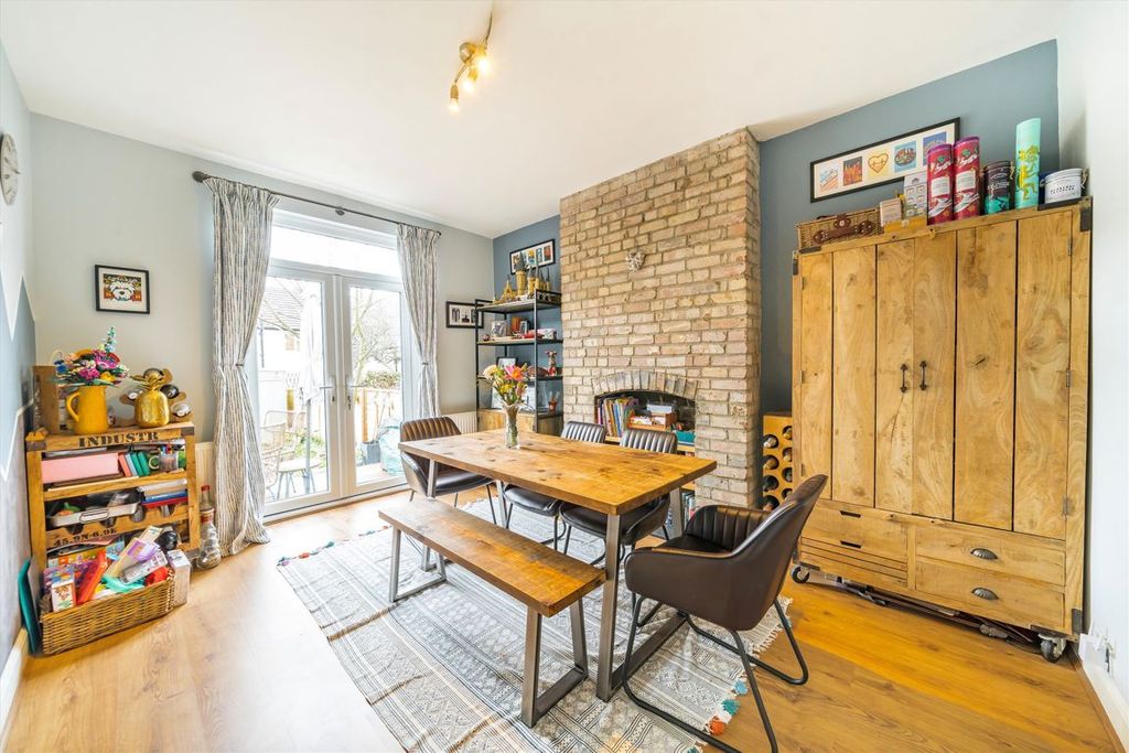 Property photo 3 of 12