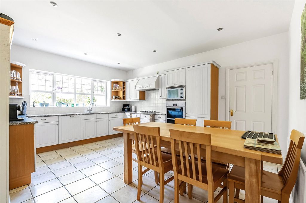 Property photo 2 of 20 Kitchen