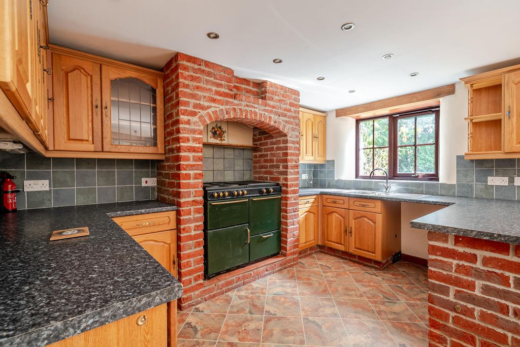 Property photo 2 of 29 Kitchen