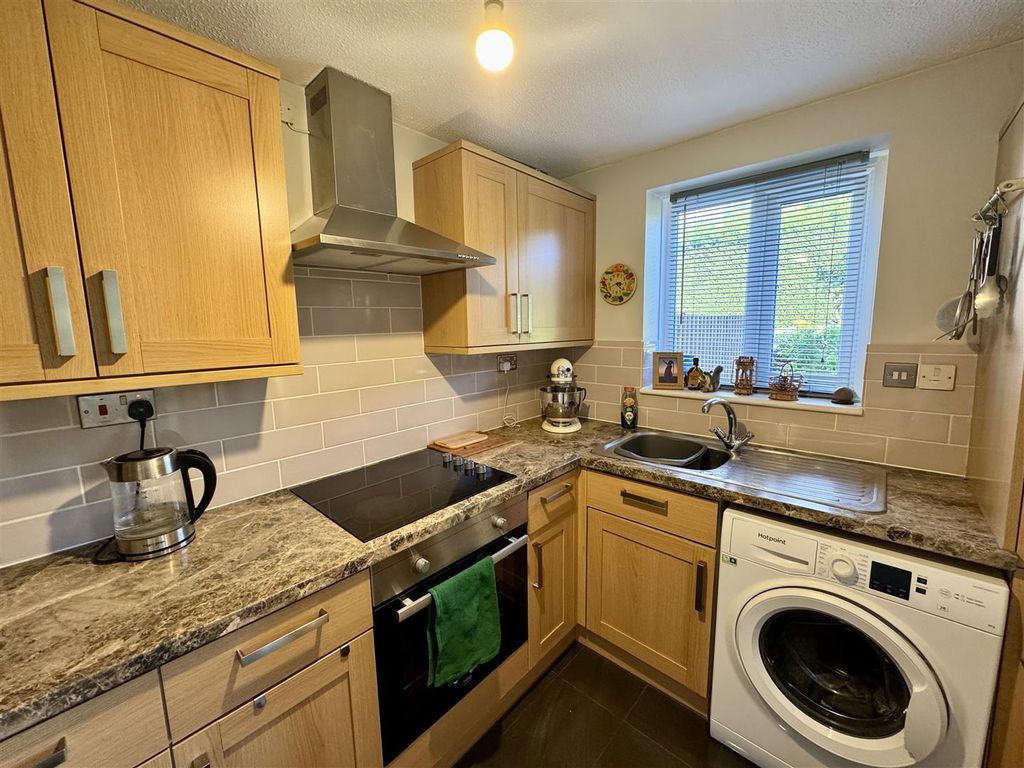 Property photo 2 of 15 Kitchen
