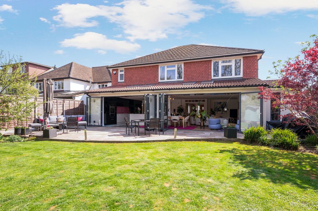 Property photo 1 of 17