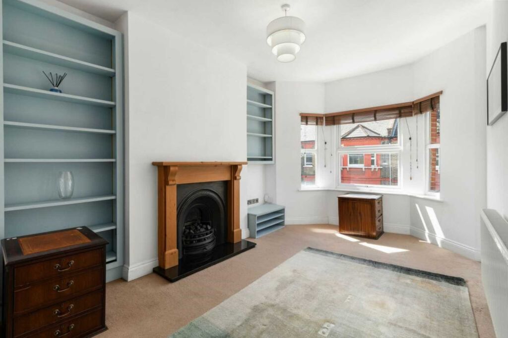 Property photo 2 of 8