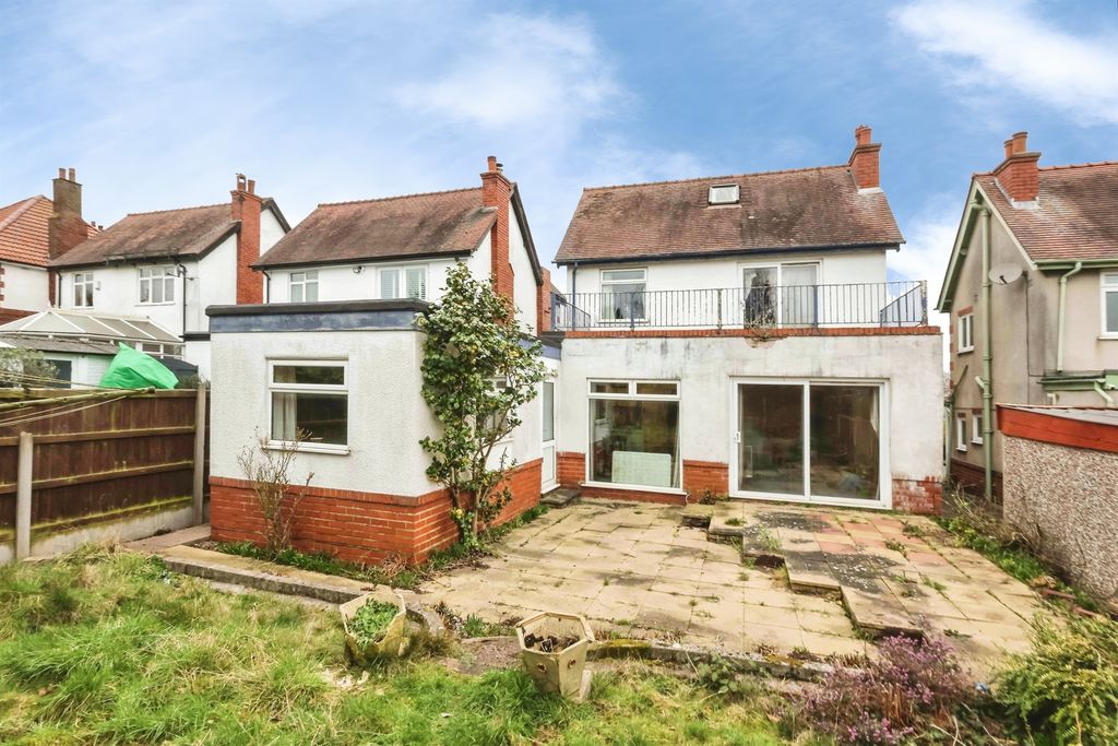 Property photo 2 of 18