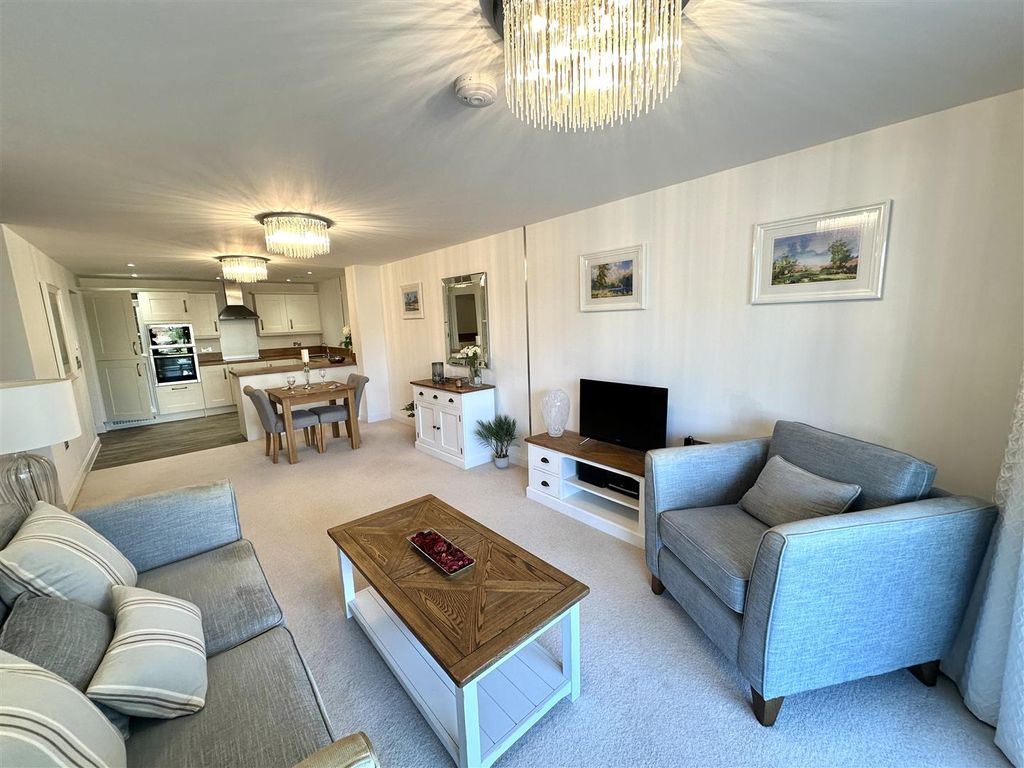 Additional image 8 of 2 bed flat for saleSea Road, Carlyon Bay, St. Austell PL25