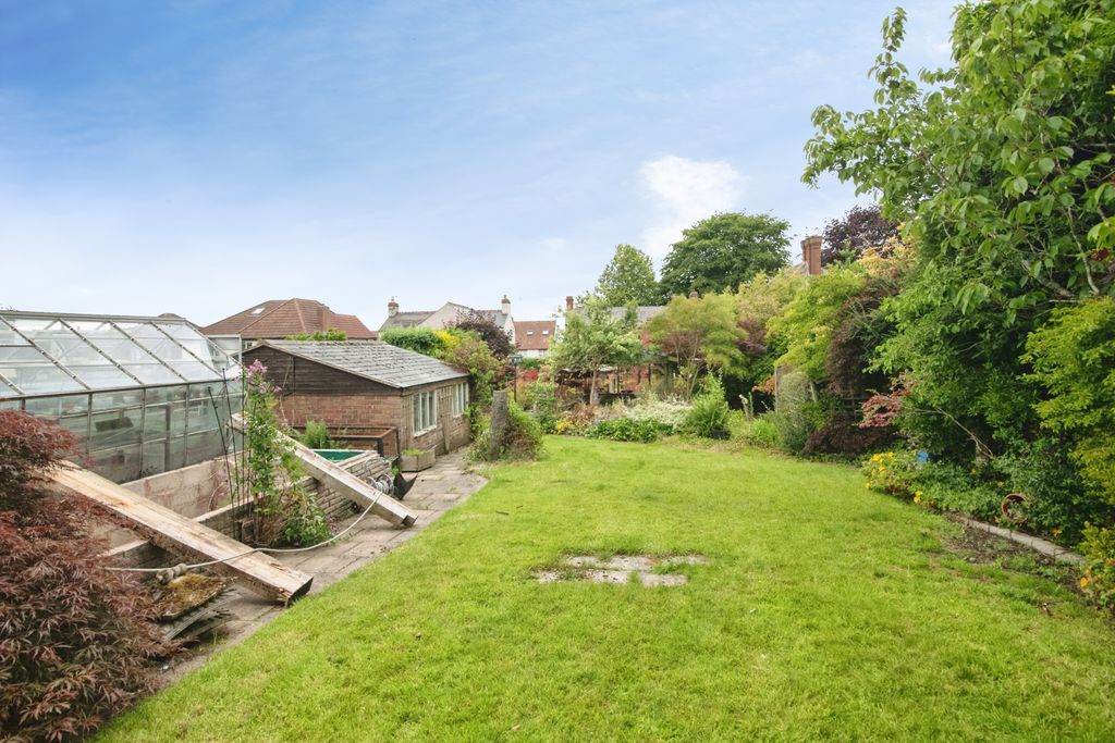 Property photo 3 of 16