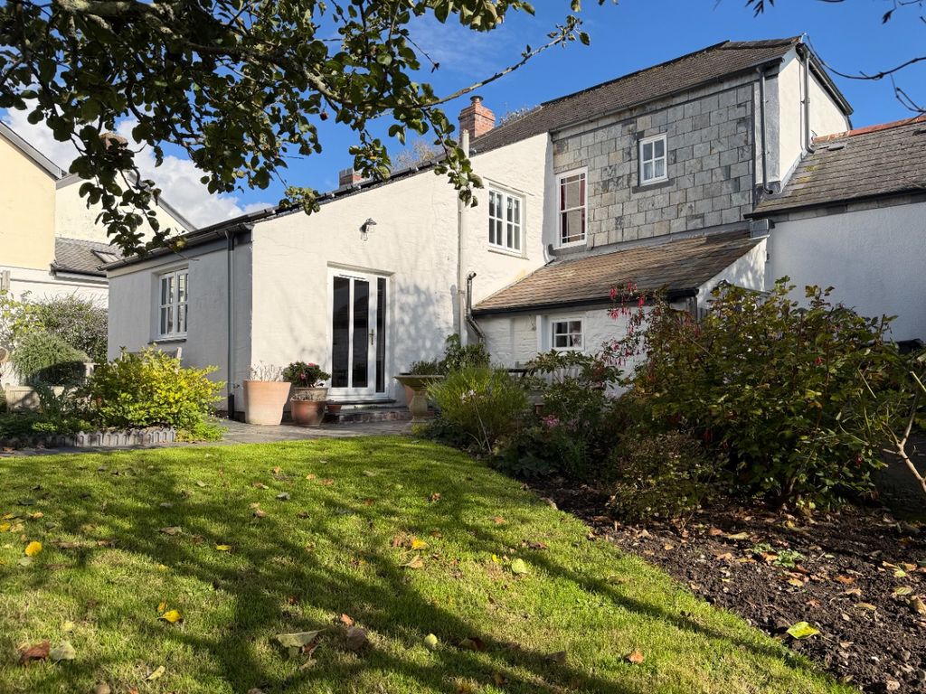 Property photo 2 of 29 3891303