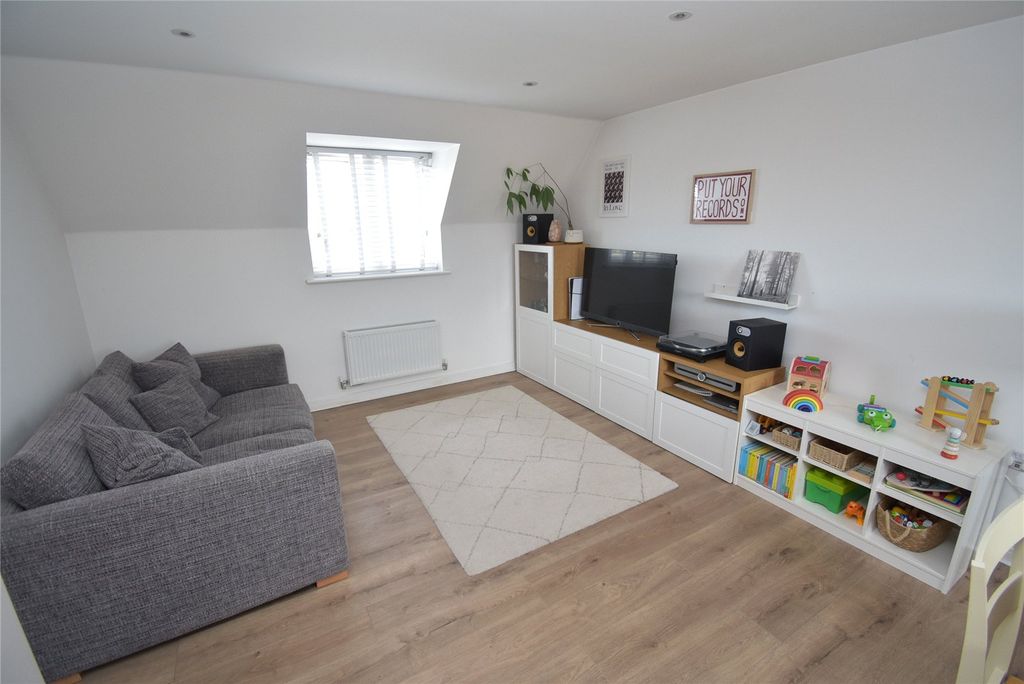 Property photo 2 of 12 Picture No. 20