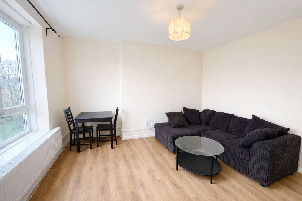 Property photo 2 of 12 Picture No. 03