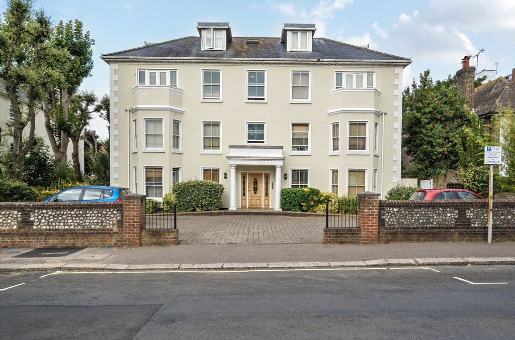 Property photo 1 of 8 External