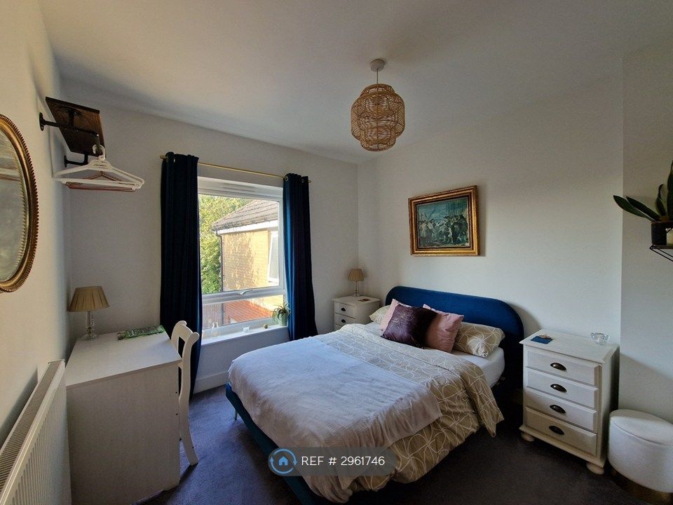 Property photo 1 of 19 Main Bedroom