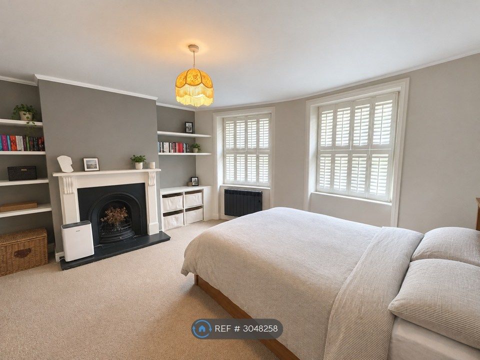 Property photo 1 of 11 Bedroom 1