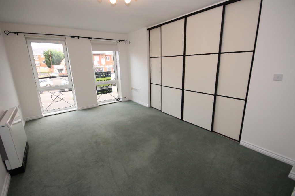 Property photo 3 of 5 Lounge