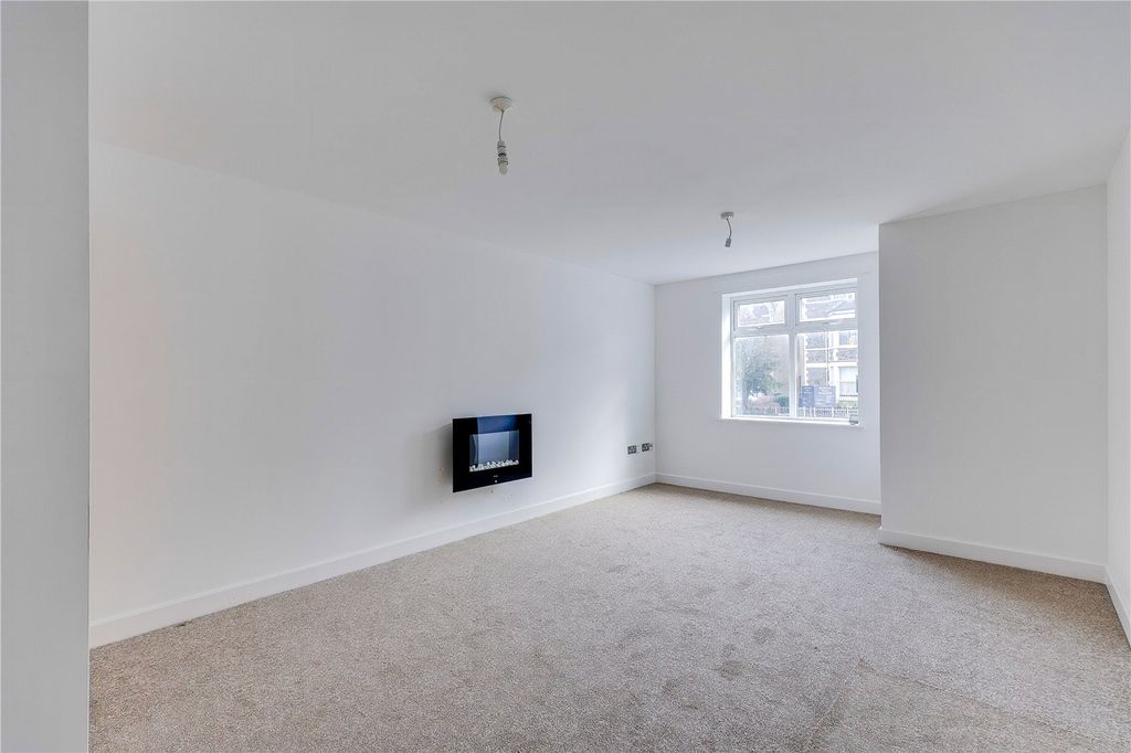 Property photo 2 of 15 Picture No. 68