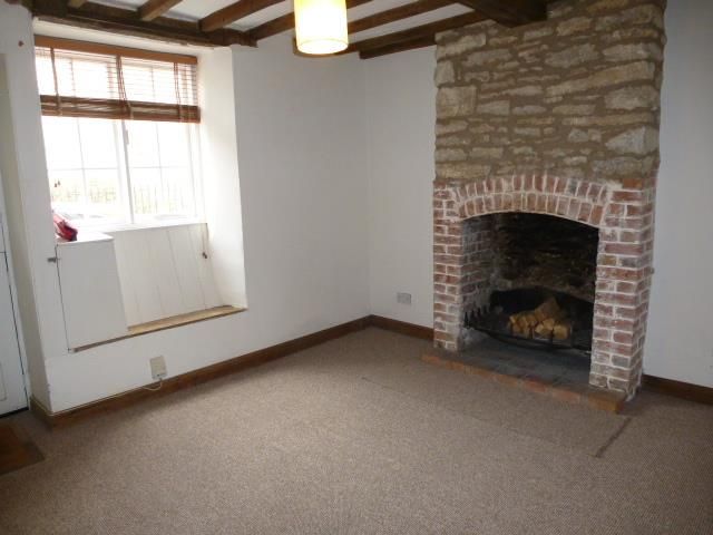 Property photo 1 of 11 Living Room