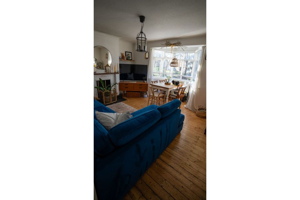 Property photo 2 of 30 Living / Dining Room
