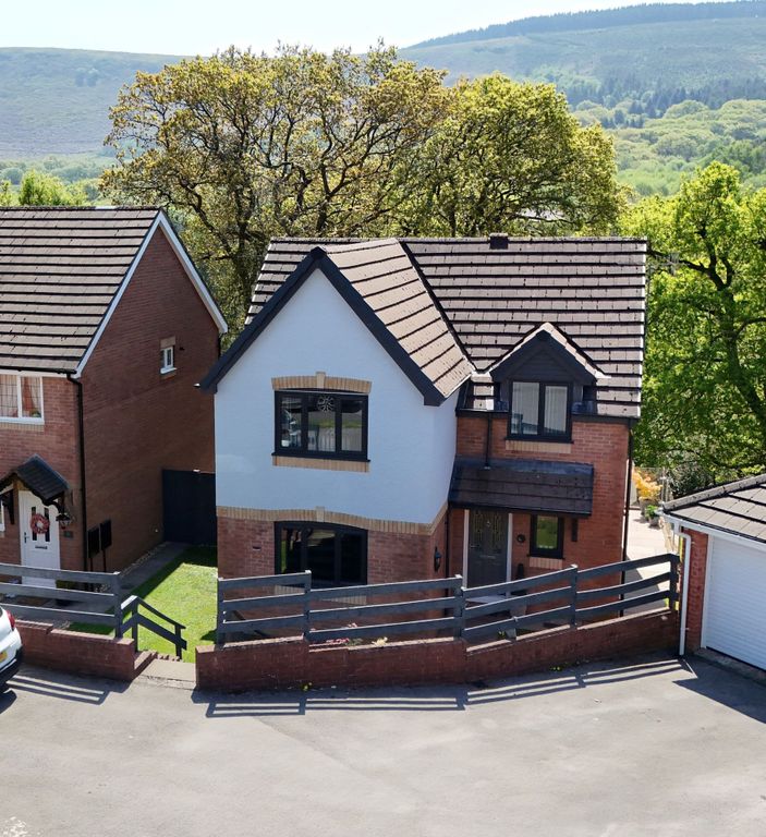 Property photo 1 of 22 89 The Ridings 1