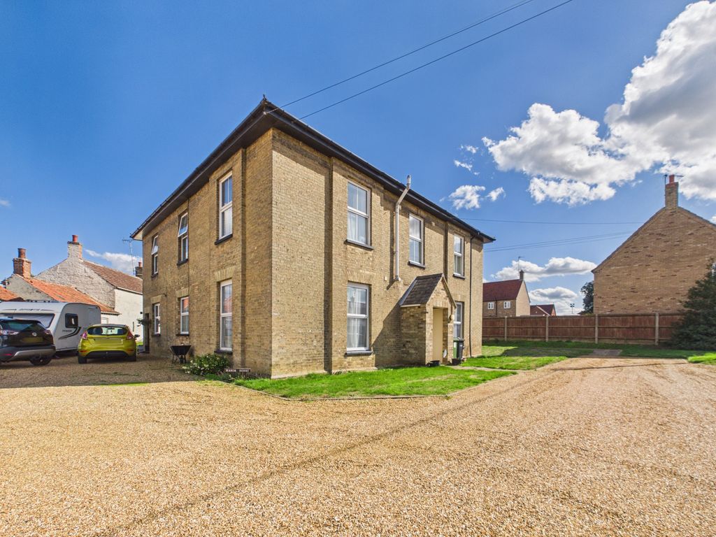 Property photo 1 of 8