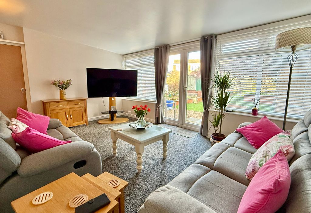 Property photo 2 of 19