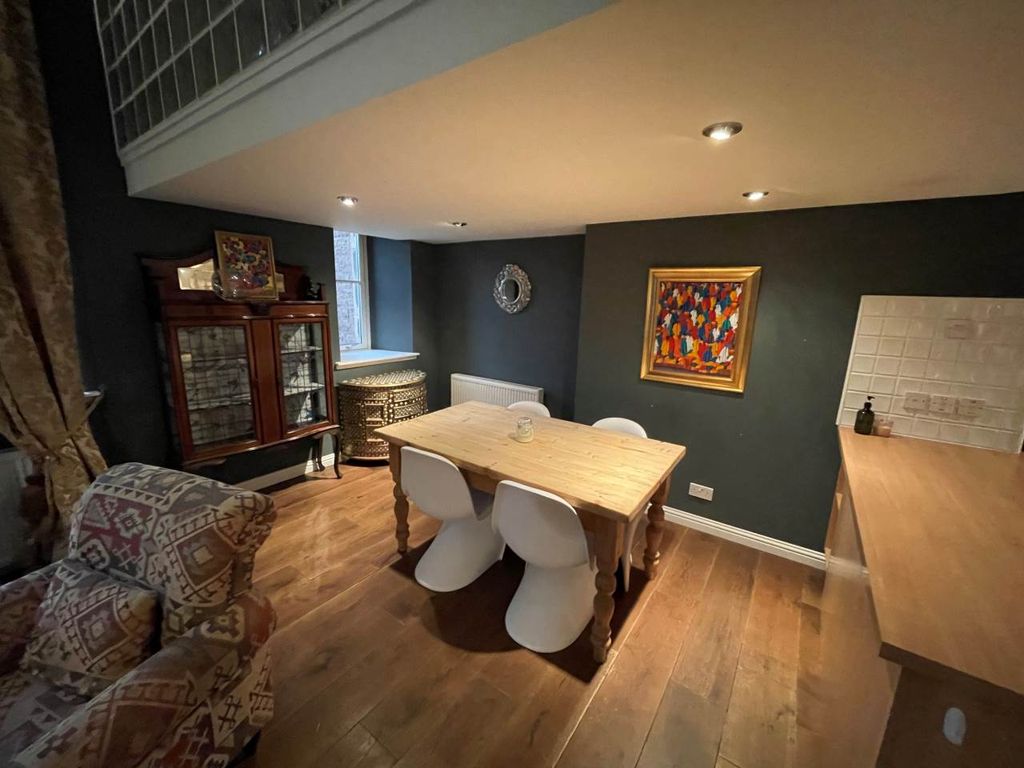 Property photo 3 of 6 Diner