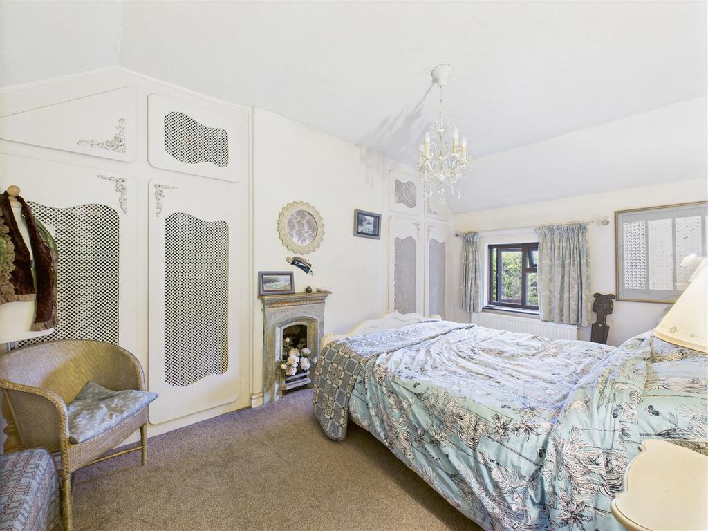 Property photo 3 of 17 Cam02453G0-Pr0099-Still003.Jpg