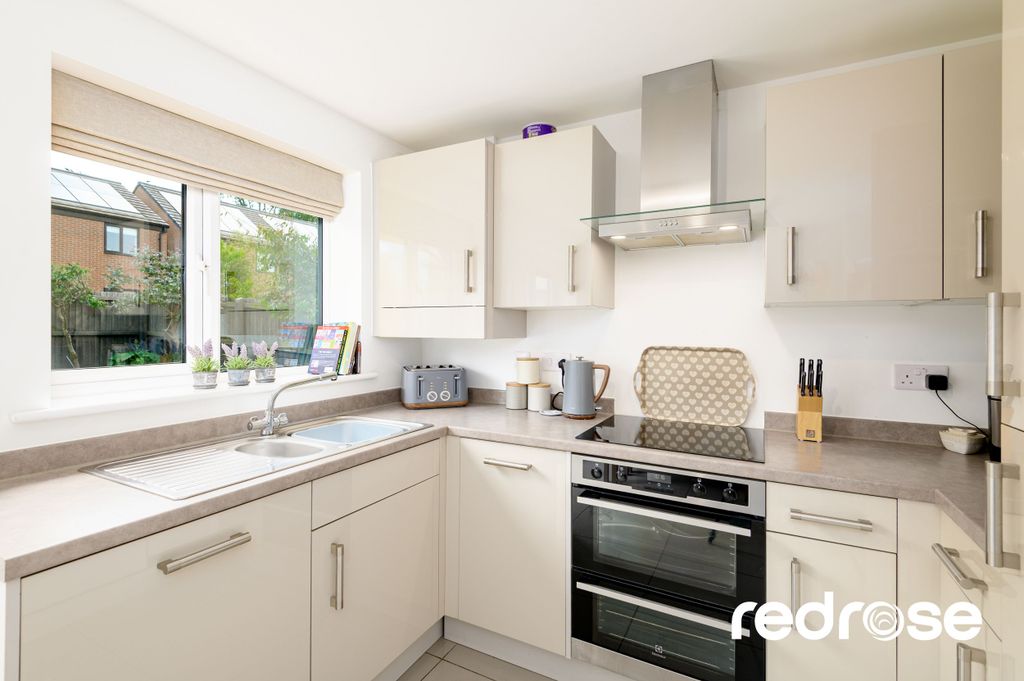 Property photo 3 of 33 Web_9 Lincoln Drive-16