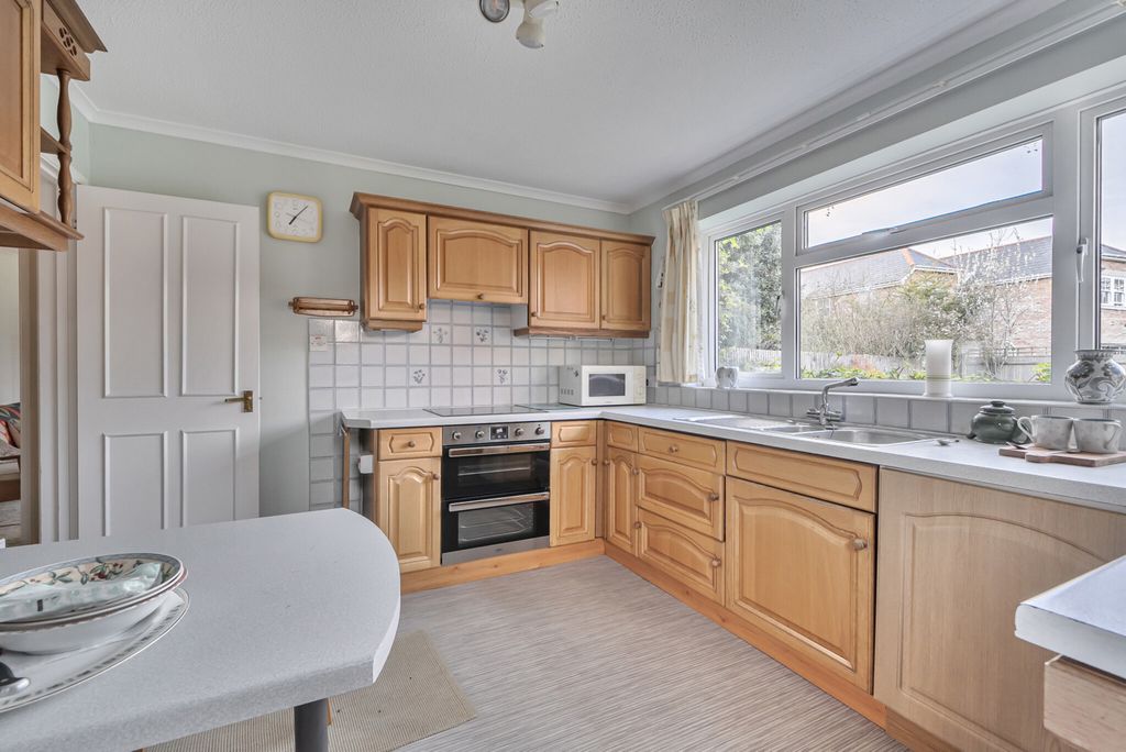Property photo 3 of 21 1431016-21-69Bc4E...