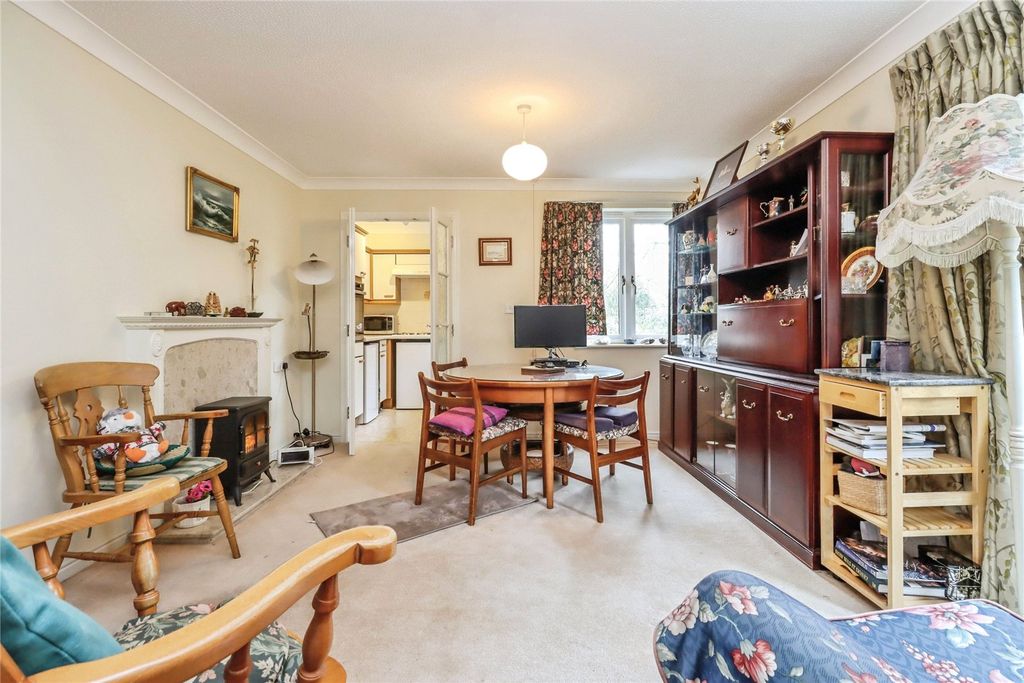 Property photo 1 of 13 Living Room