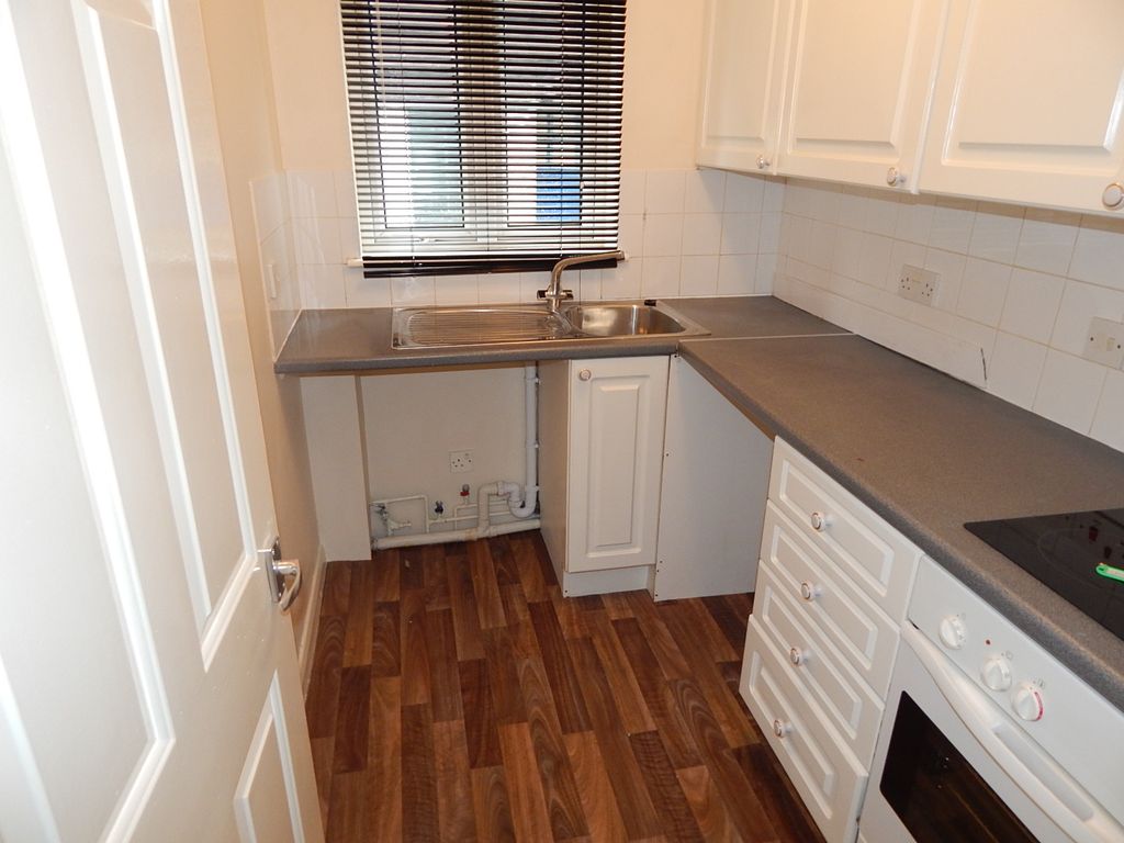 Property photo 3 of 7 Kitchen