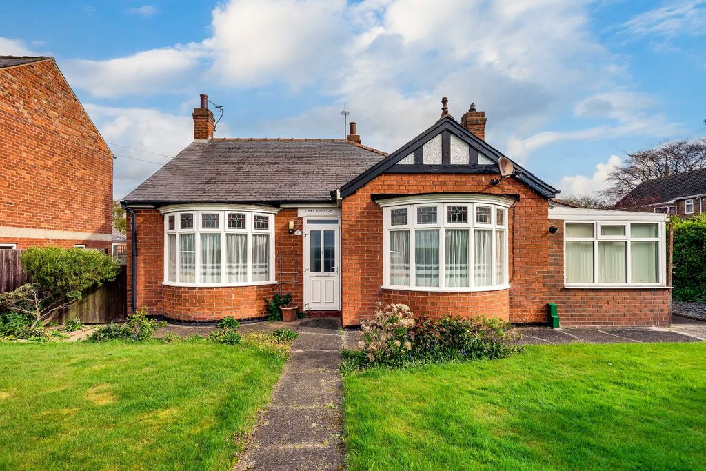 Property photo 1 of 16 Front (Exterior)