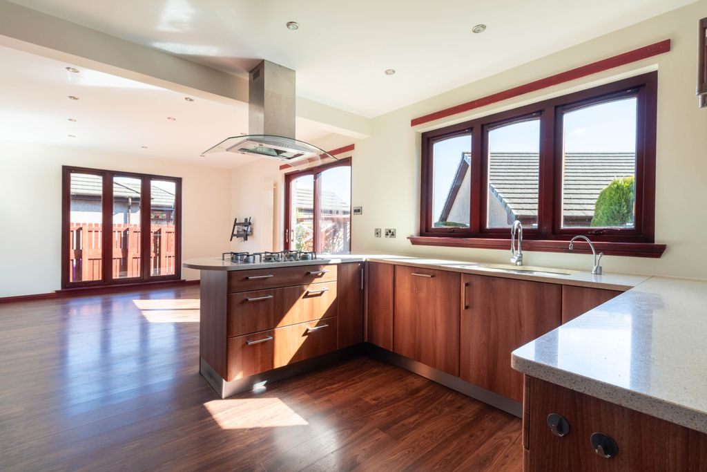 Property photo 3 of 39 Kitchen Dining