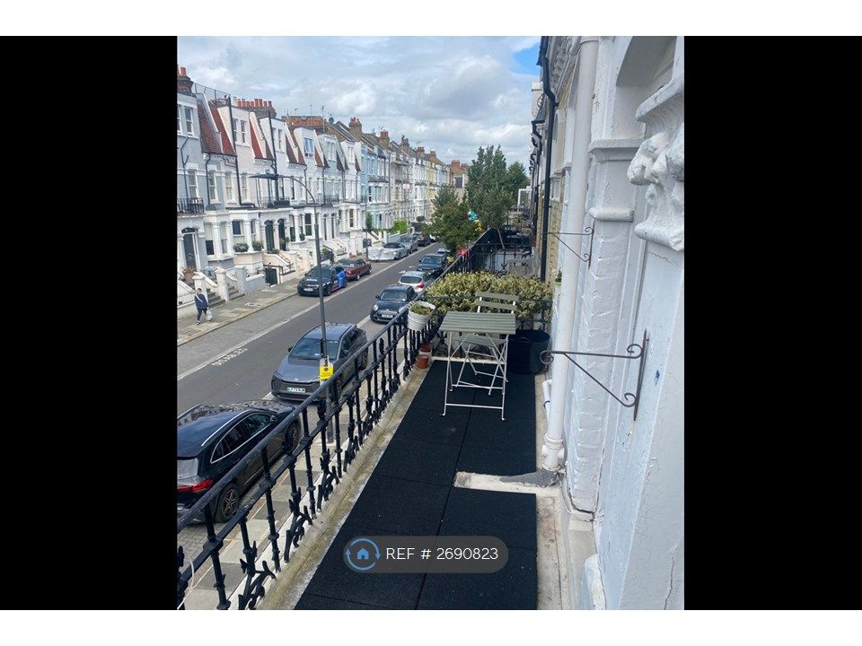 Property photo 3 of 6 Balcony