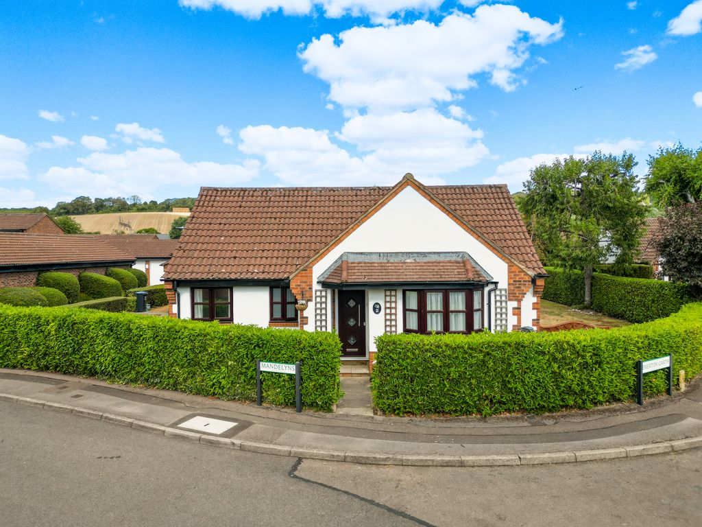 Property photo 1 of 14 Mandelyns, Northchurch, Berkhamsted