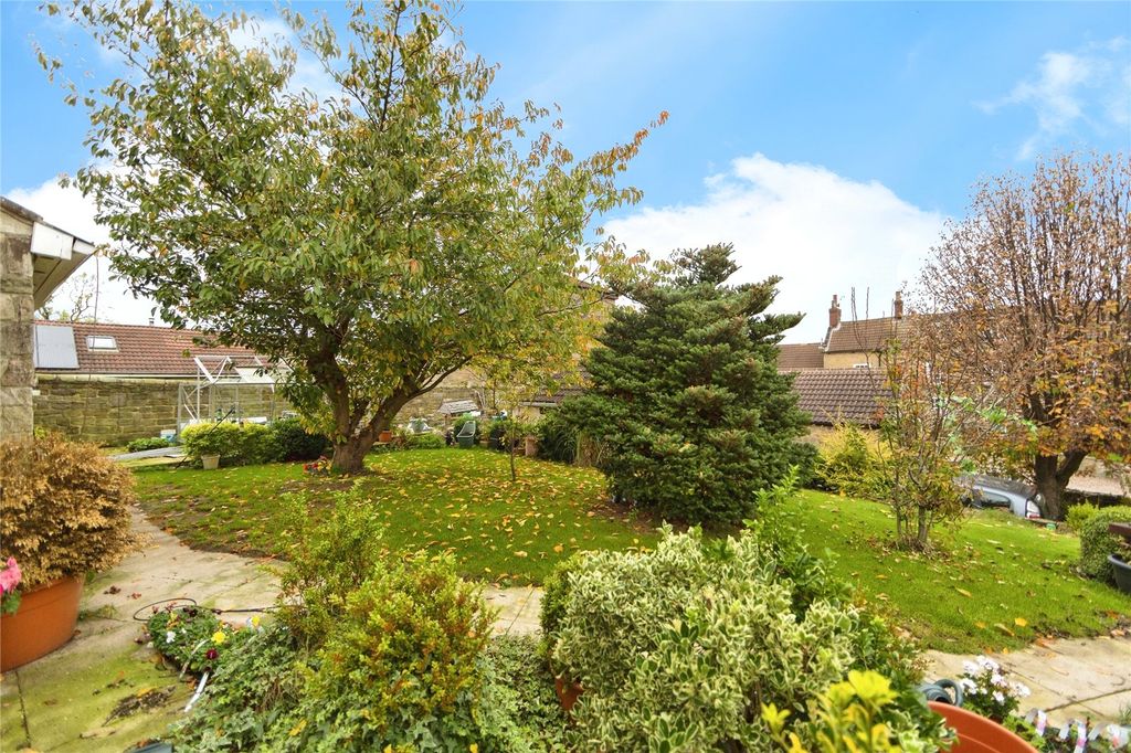 Property photo 2 of 16 Picture No. 15