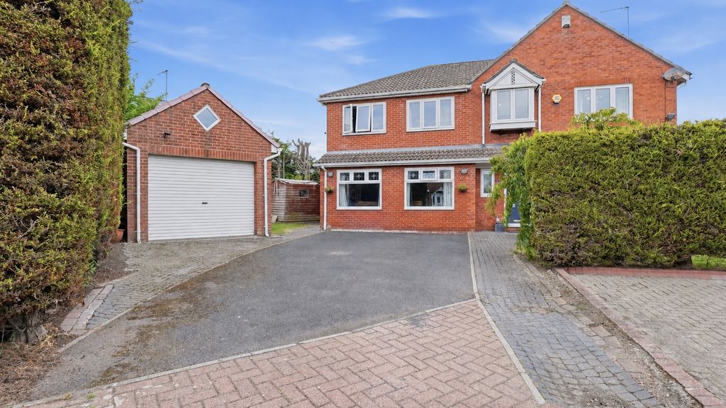 Property photo 1 of 37 5366402