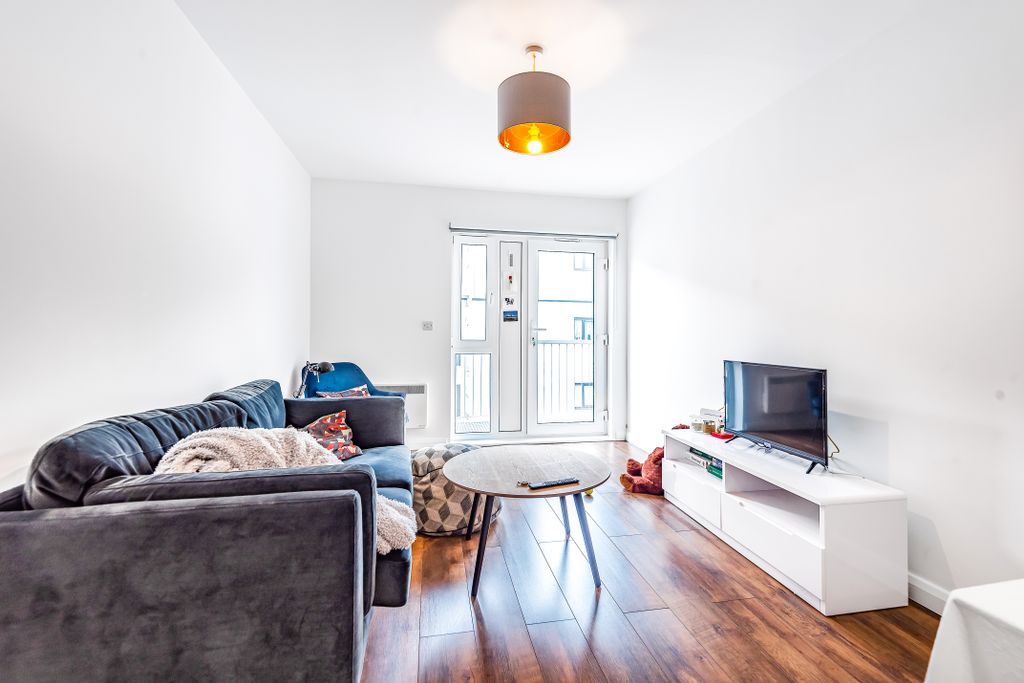 Property photo 2 of 9 725525 (2)