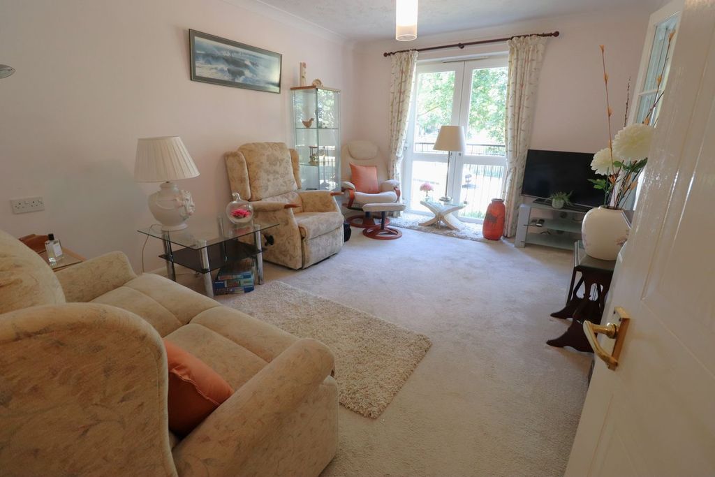 Property photo 2 of 14