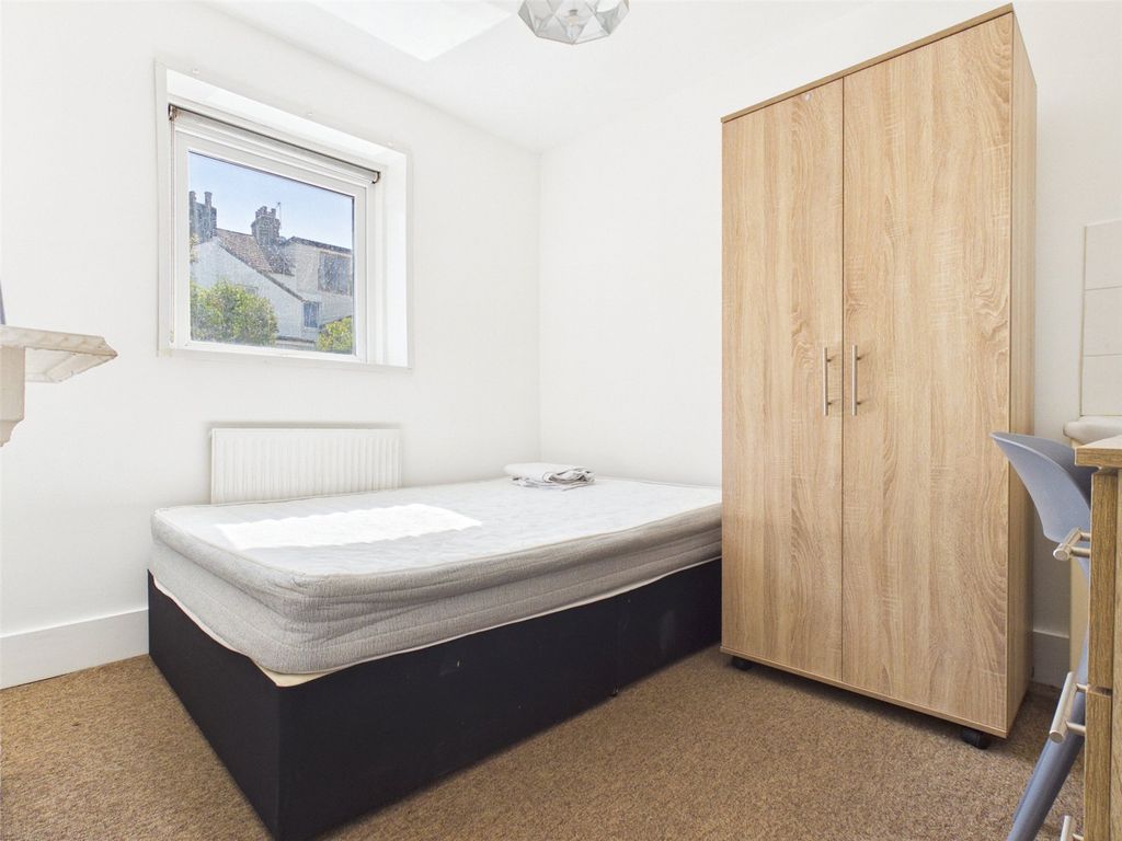 Property photo 2 of 10 Room To Rent