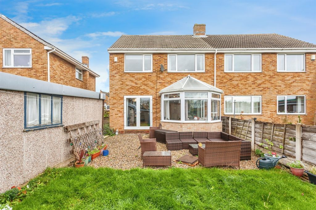 Property photo 2 of 17