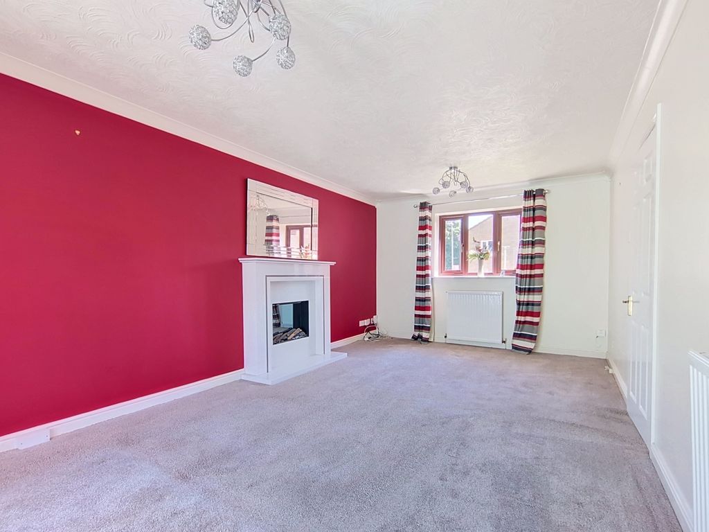 Property photo 3 of 18 16-West-End-Drive_00001