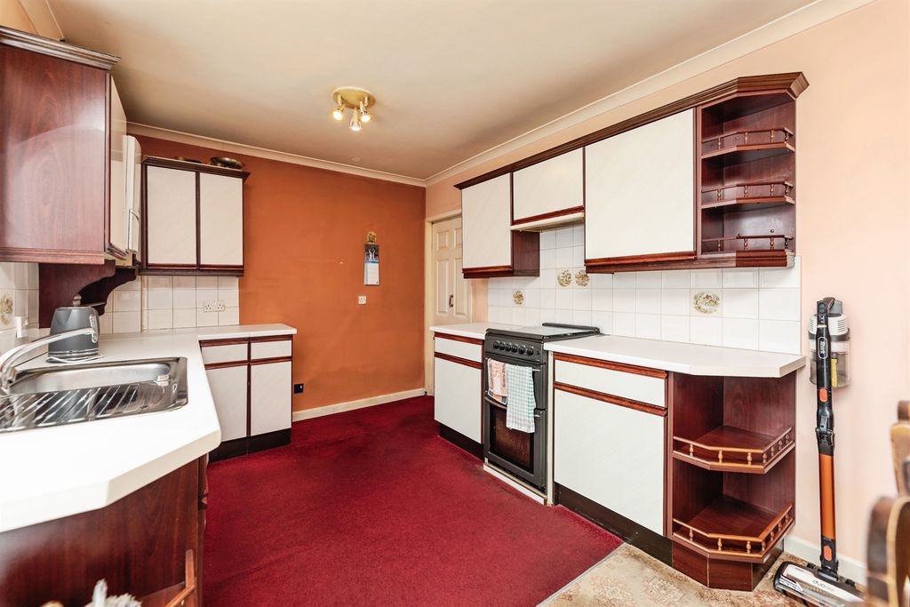Property photo 3 of 17