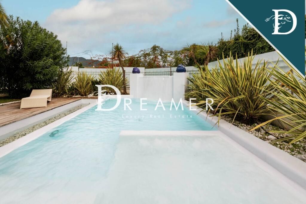 Property photo 2 of 50