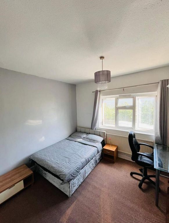 Property photo 1 of 3