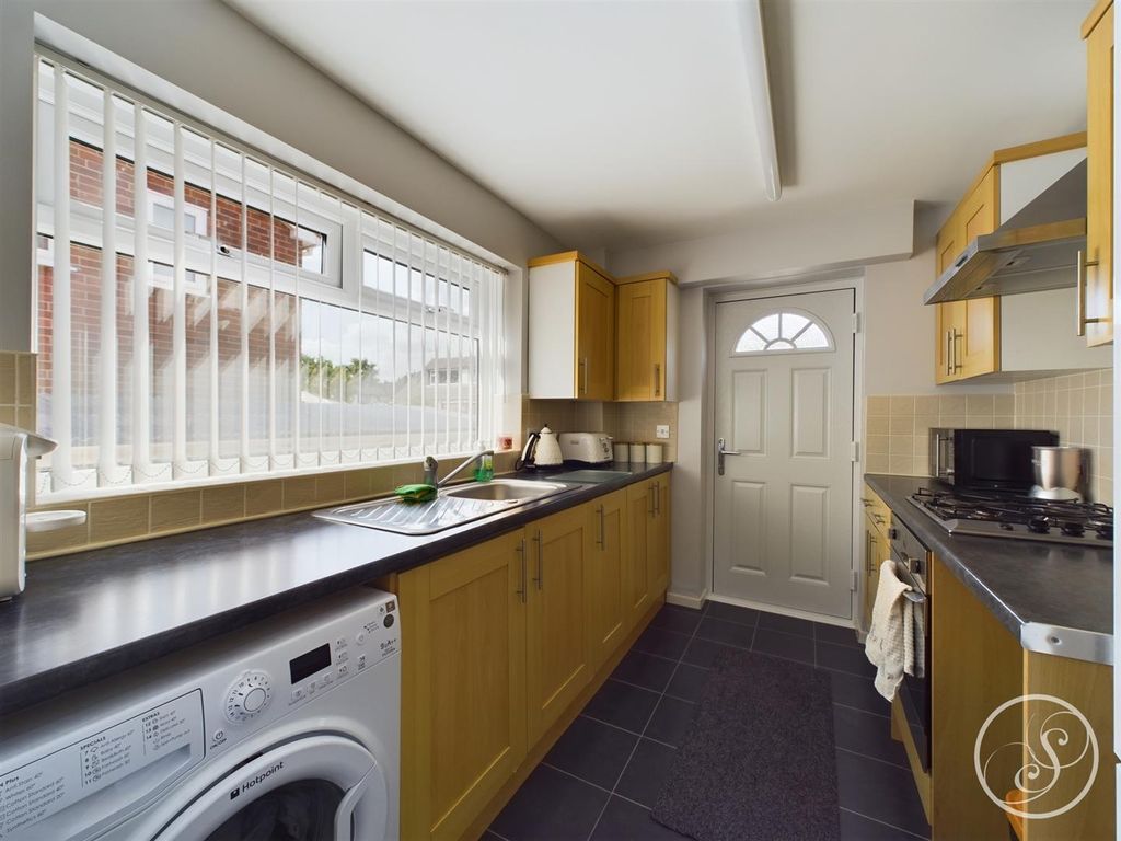 Property photo 3 of 20 Kitchen