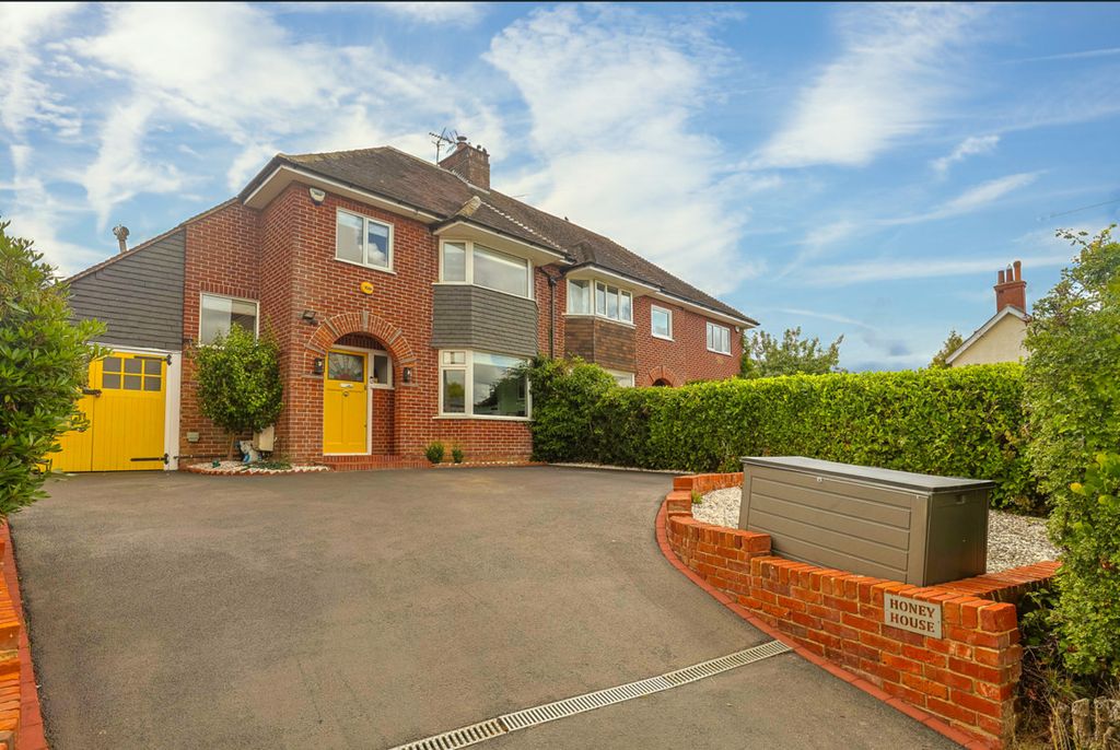 Property photo 1 of 29