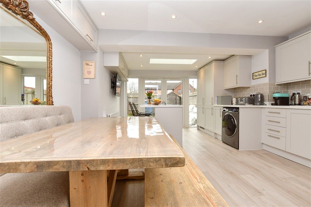 Property photo 3 of 12 Kitchen / Dining Area