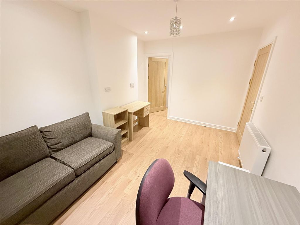 Property photo 3 of 8 Tempimage3G3Rec.Jpg