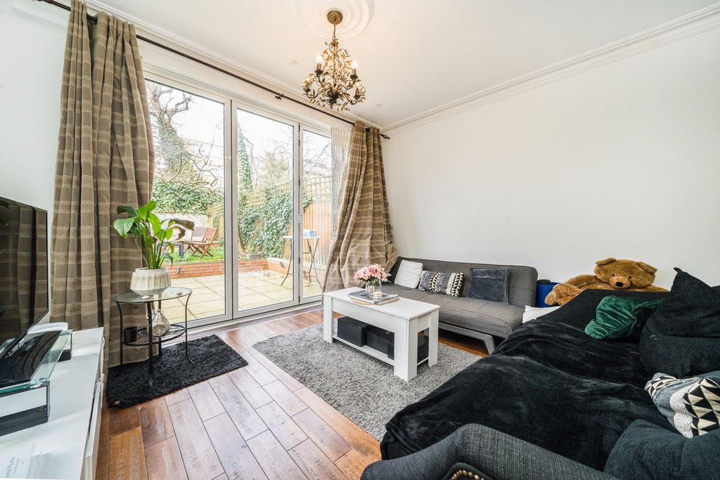 Property photo 3 of 11