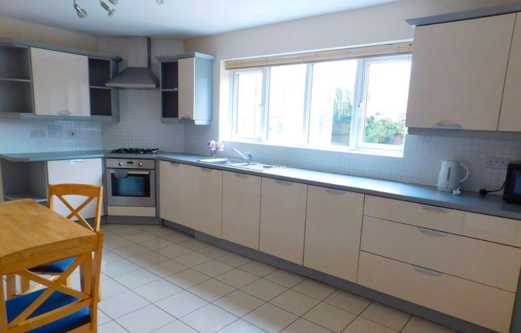 Property photo 3 of 31