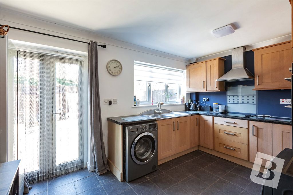 Property photo 3 of 14 Kitchen